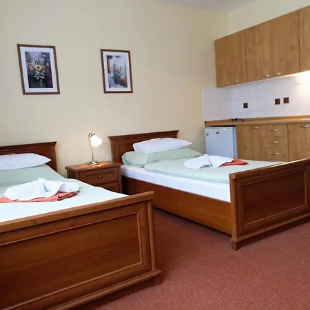 Hotel Kamu Garni