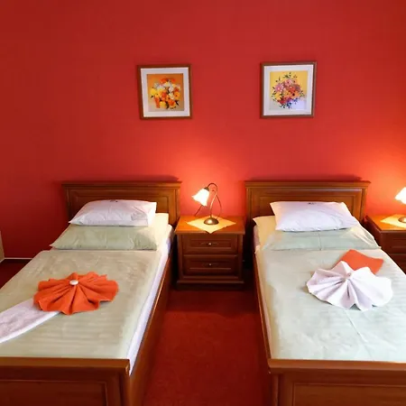Hotel Kamu Garni