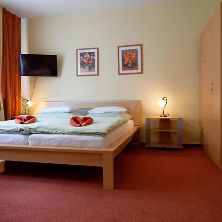 Hotel Kamu Garni 3*
