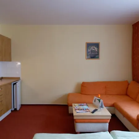 Kamu Garni Hotel 3*