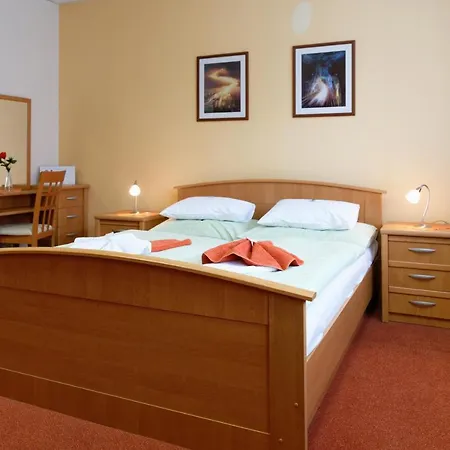 Hotel Kamu Garni Vsetin
