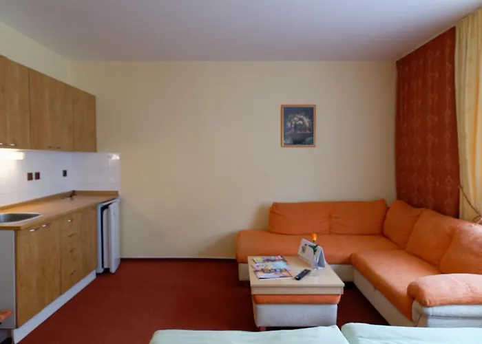 Kamu Garni Hotel 3*